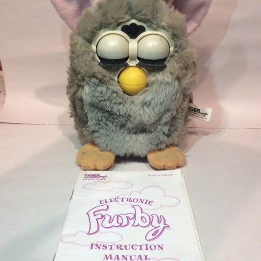 Rare Vintage 1998 Furby Electronic Stuffed Animal!