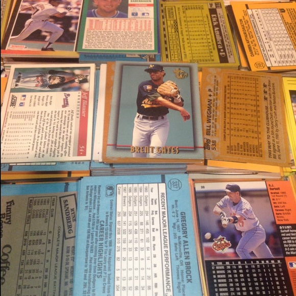 HUGE Estate 3000+ Unsearched Baseball Cards- Rare Cards Possible