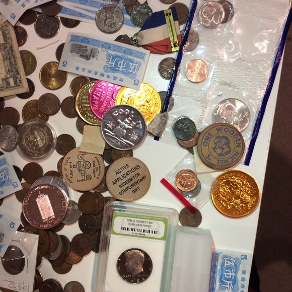 Huge Old US Coins &amp; Currency Collection- Ranges From The 1800’s to Mid 2000s